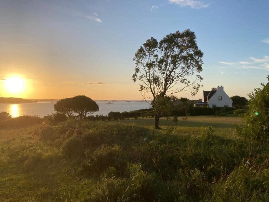 Kermartin - Maison De Famille Avec Vue Sur La Baie De Morlaix Plouézocʼh Eksteriør billede